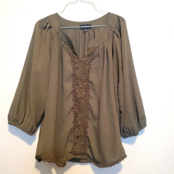 Women's Top - Picture 1 of 4